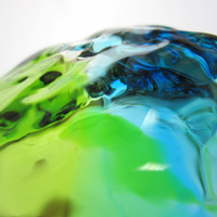緑と水色の綺麗なたる形グラス