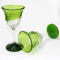 緑色のワイングラス